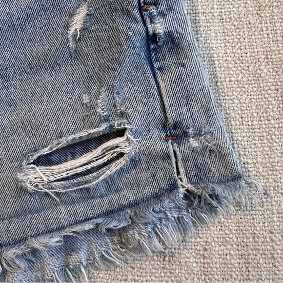AGOLDE Jaden Hi Rise Short Cut Off Surreal Distressed Boho Whimsical 2" Wmn 25 - Picture 7 of 16